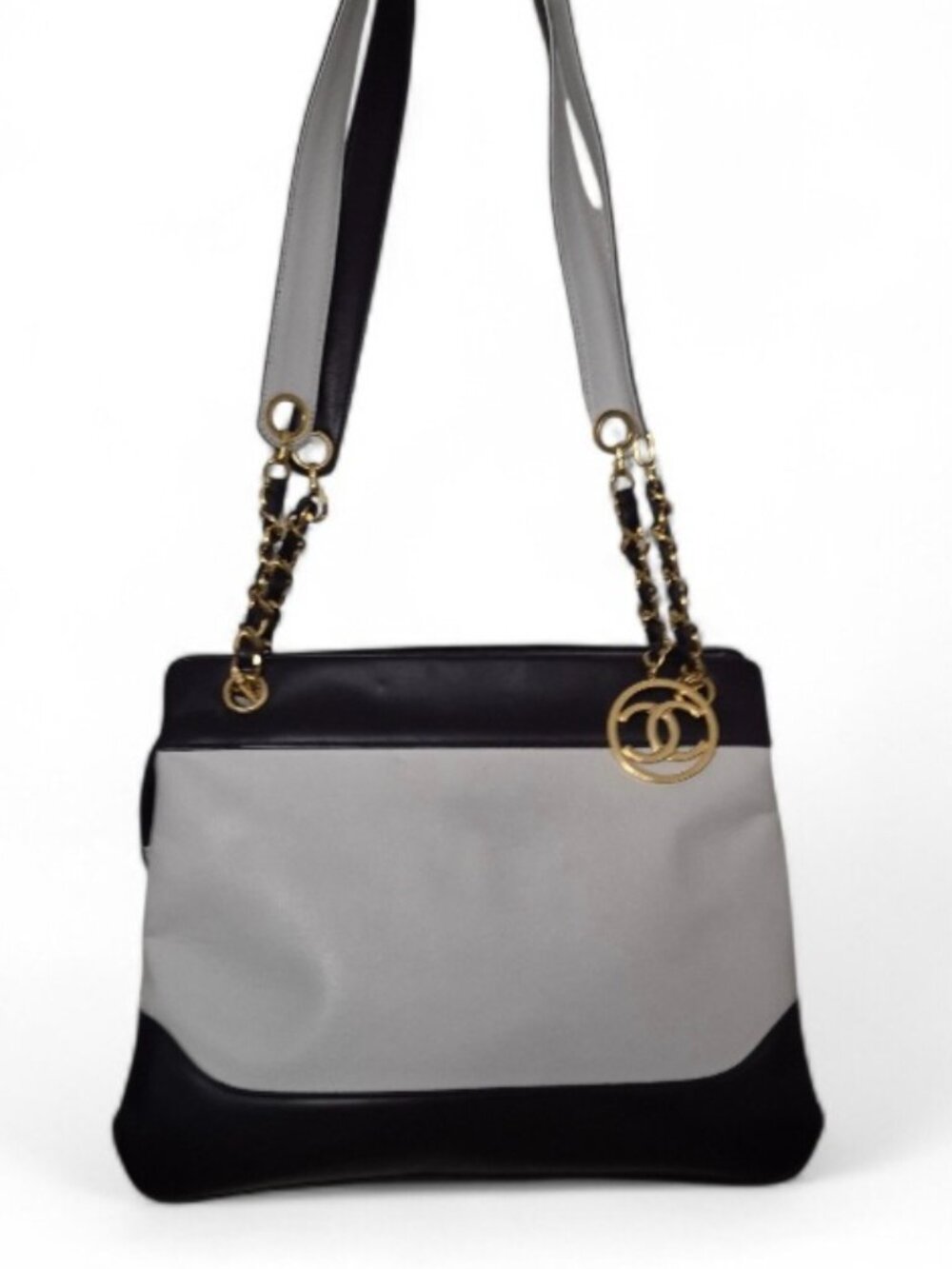 Authentic preloved Chanel vintage tote bag - Picture 2 of 16